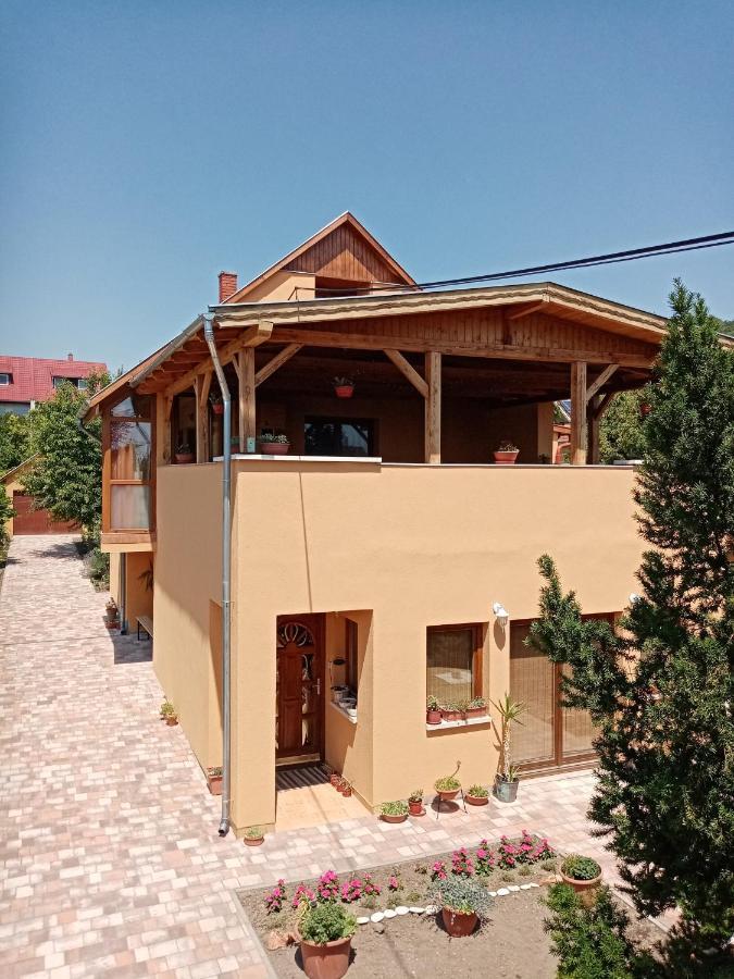 Jázmin-Szieszta Apartmanház Balatonfüred Exterior foto